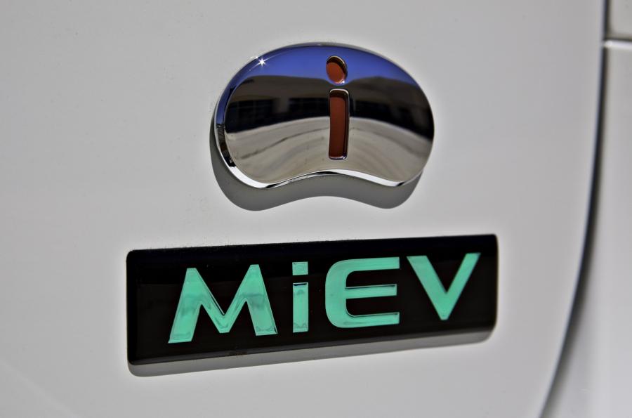  Mitsubishi i-MiEV 2012 года  (US) (фото 80 из 234)